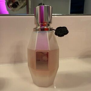 Viktor & Rolf Flowerbomb Dew in Silver and Cream